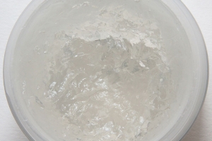 Kosmetyki na bazie ziół – popularne wśród klientek drogerii. Dlaczego wybieramy naturę zamiast nauki?